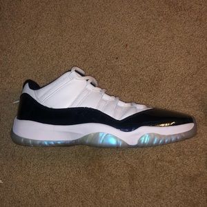 Jordan 11 Retro Low Iridescent (2018)